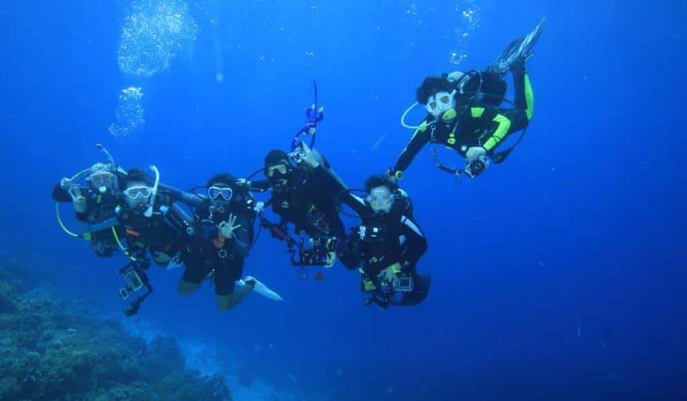 scuba diving as a group